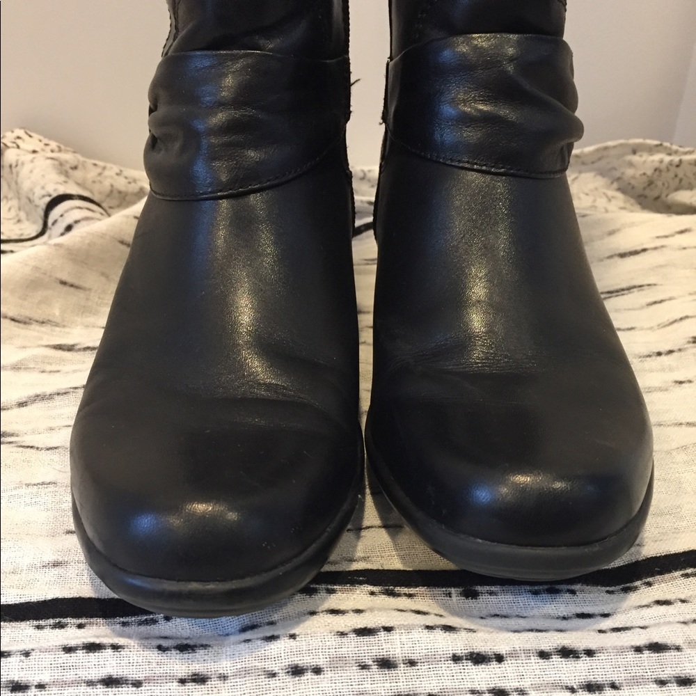 Clark’s knee high black leather boots - Picture 3 of 8